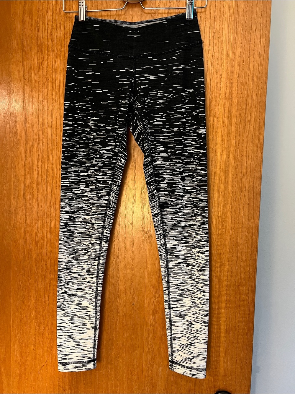 Zella Black & White Ombre/Reversible Gray Heathered Textured Women’s Leggings